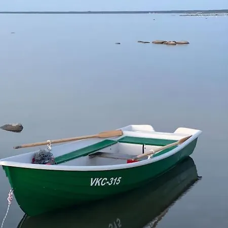 Privaatne Talu Otse Mere Aeaeres Holiday home Tahkuranna