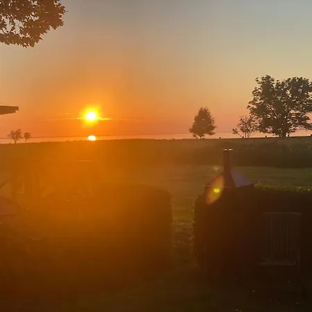 بيت للعطل Privaatne Talu Otse Mere Aeaeres