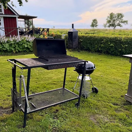 Privaatne Talu Otse Mere Aeaeres Holiday home Tahkuranna